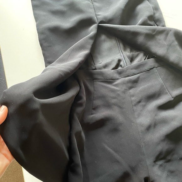 Amazing cutout jumpsuit in black. Size small - Picture 8 of 8